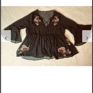Vintage torrid flowy tunic with floral print and bell sleeve